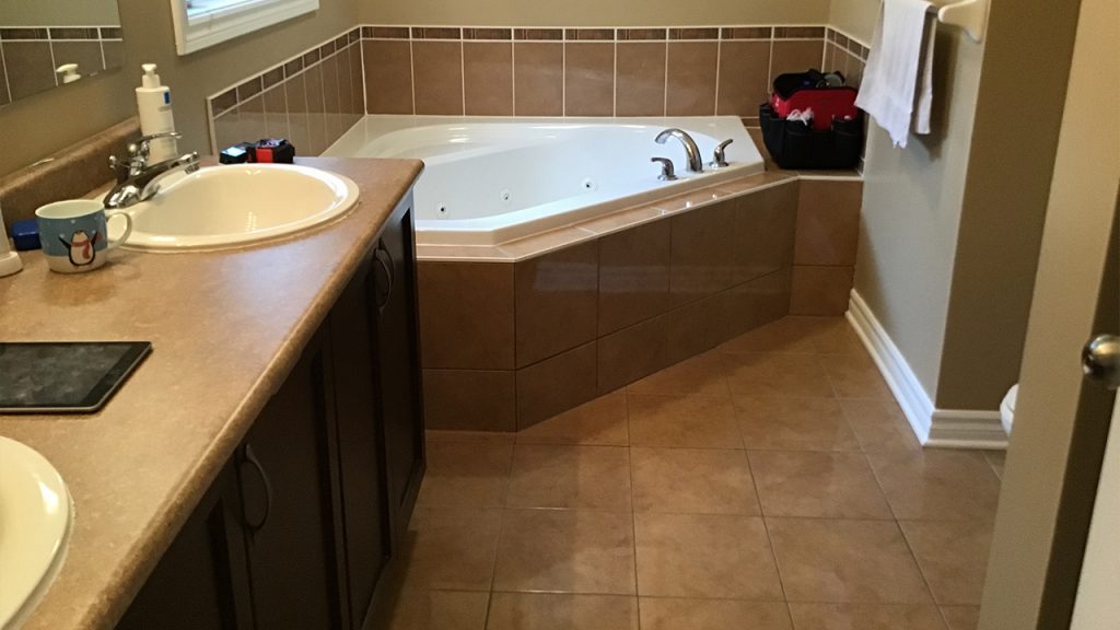 Bathroom before renovated ottawa