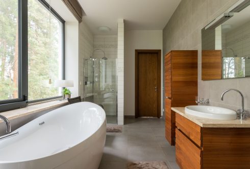 Planning a Fall Bathroom Renovation in Ottawa? Here’s When to Book